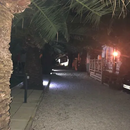 Camping Flamants Roses 3 *