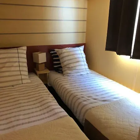 营地 Flamants Roses 3 *